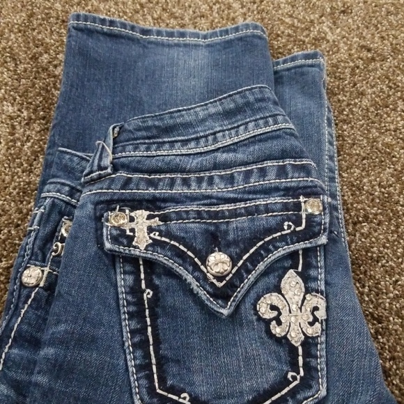 Jean's - Picture 1 of 4